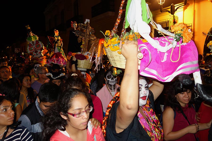 day of the dead parade in oaxaca