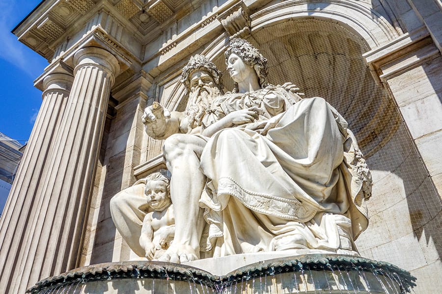 Zeus Statue next to the Albertino Museum in Vienna