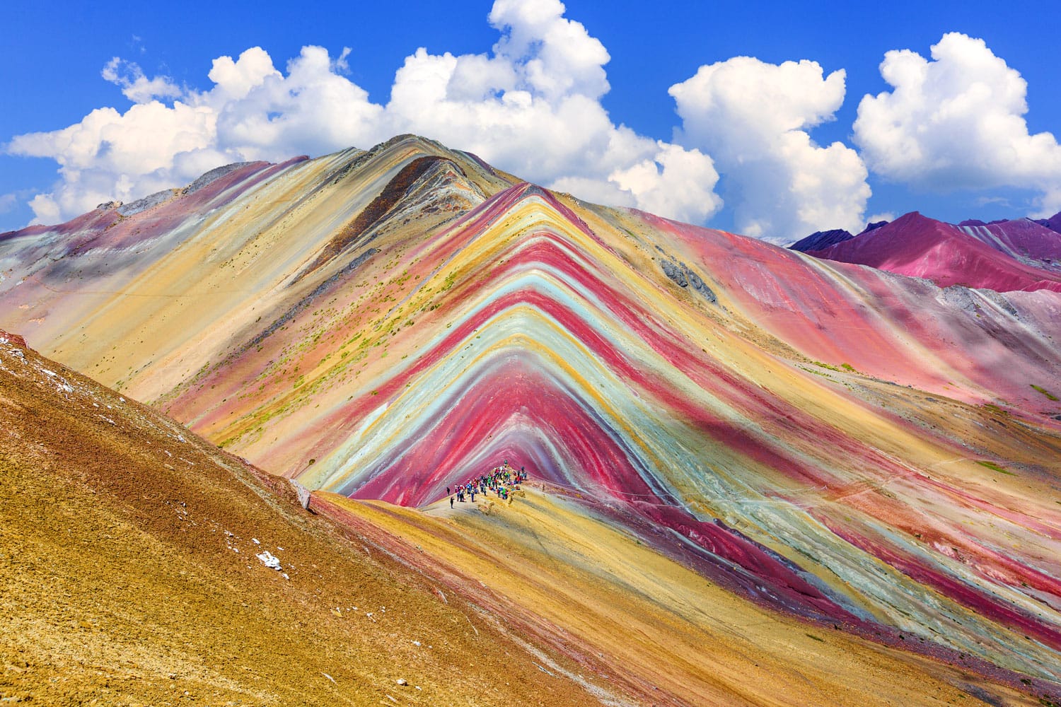 Vinicunca, Wilayah Cusco, Peru.  Montana de Siete Colores, atau Gunung Pelangi.