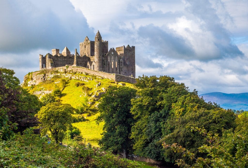 Bantry to Cashel - 3 ways to travel via train, bus, and car