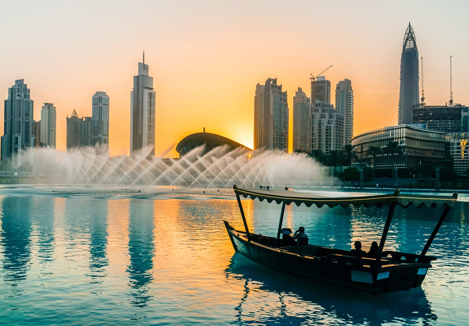 Air mancur bernyanyi di Dubai, Uni Emirat Arab