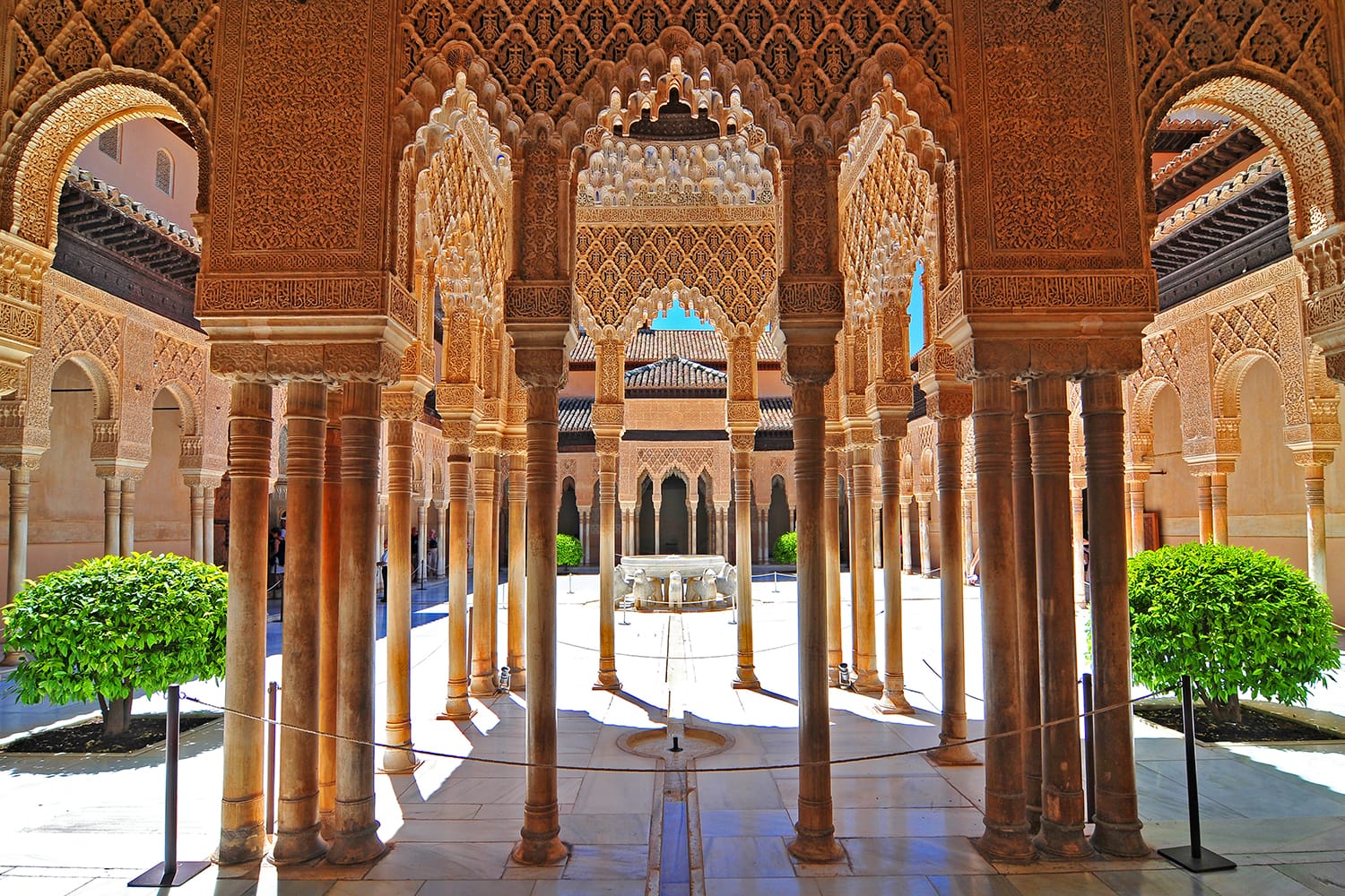 Moorish architecture of the Court of the Lions, the Alhambra, Granada, Andalucia (Andalusia), Spain