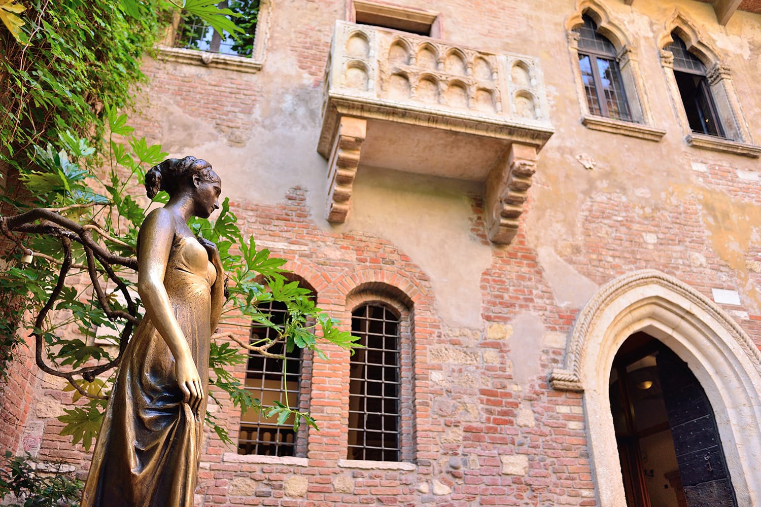 Patio and balcony of Romeo and Juliet house, Verona, Italy