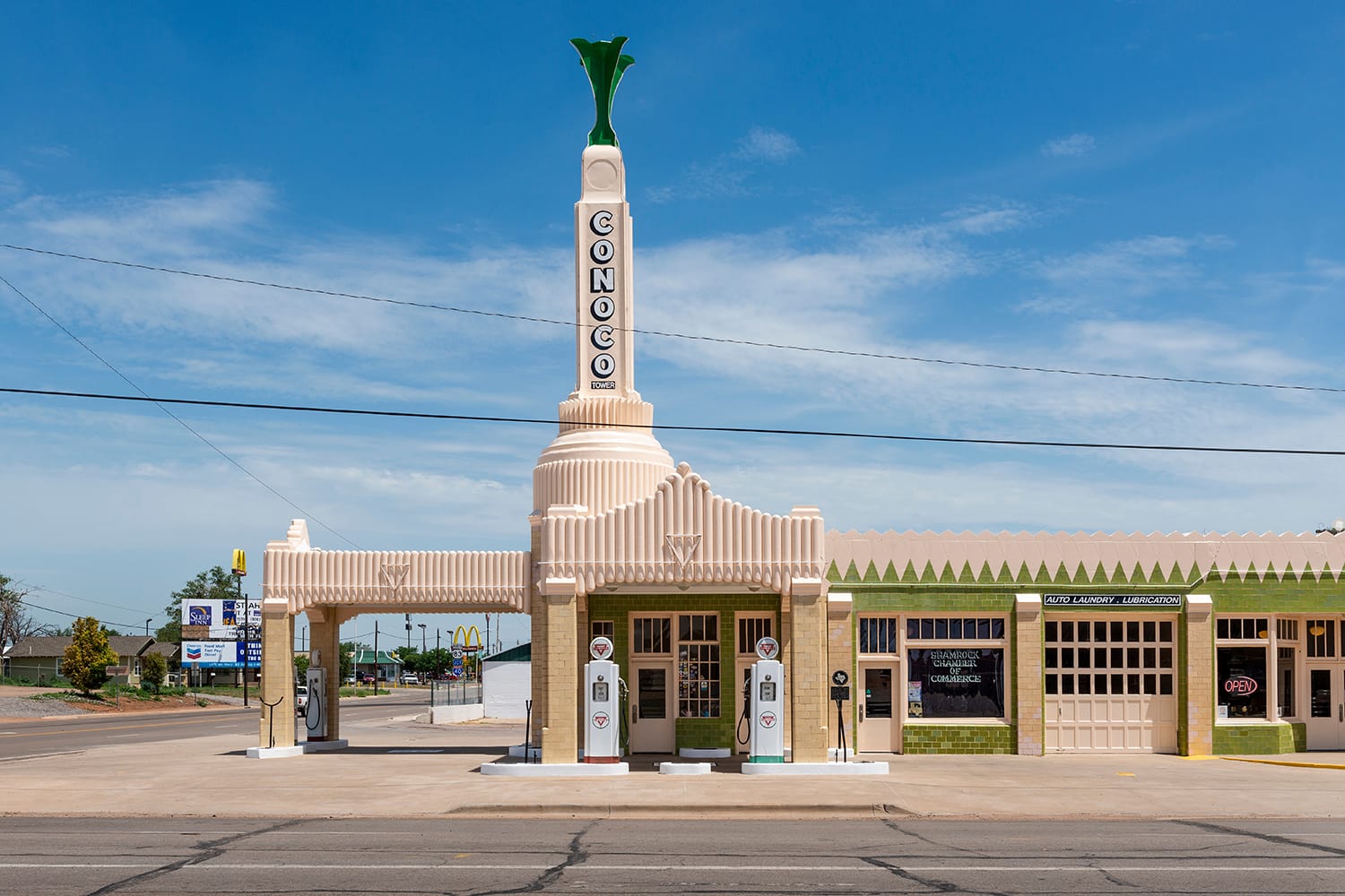 The beautiful art deco building od the U-Drop Inn Gas Station, along the historic route 66, USA