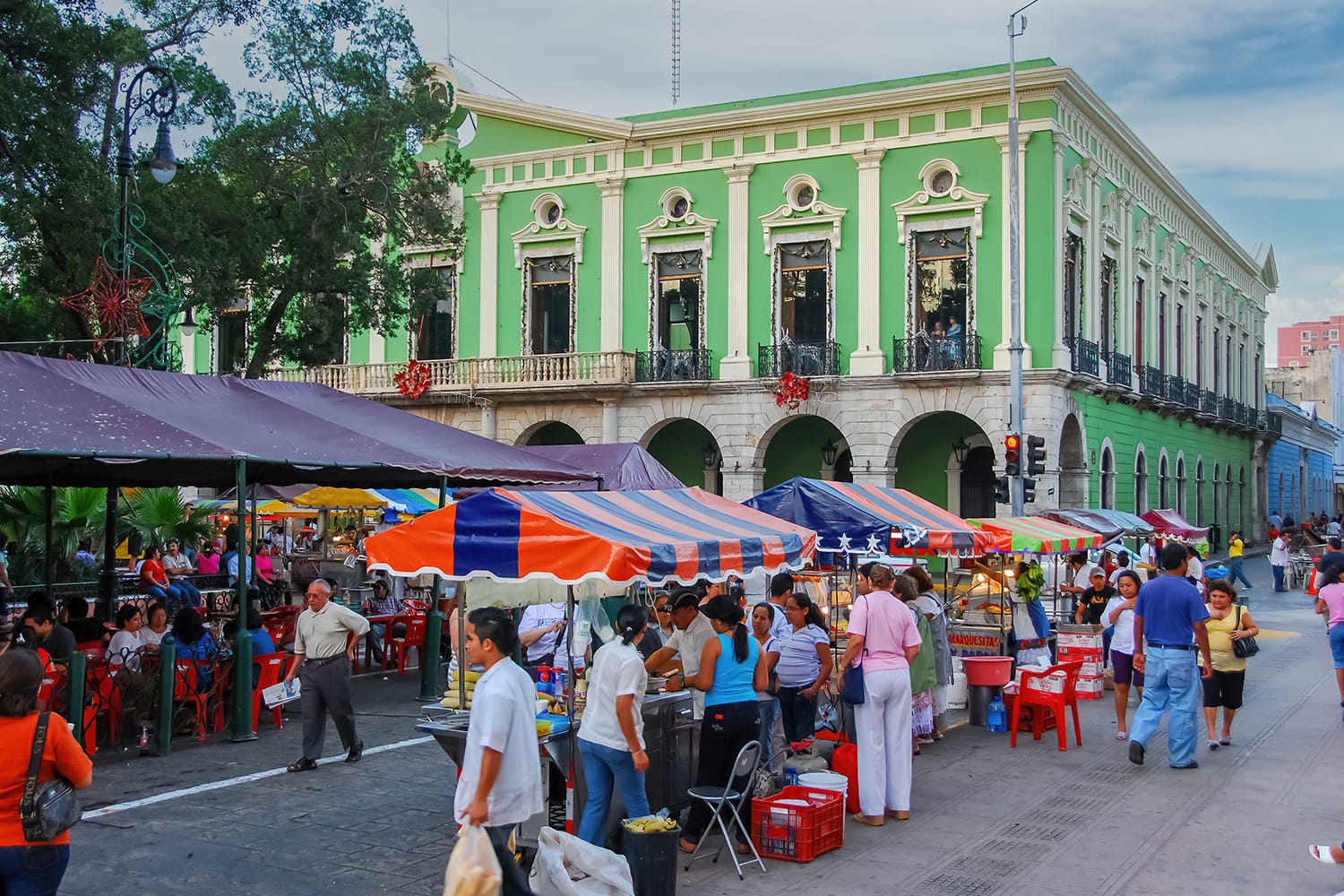 Mercado en la Plaza Grande de Mérida, México
