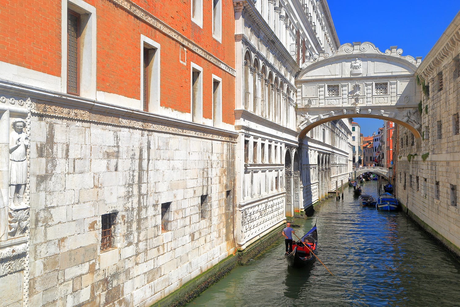 Bridge of Sighs (Ponte dei Sospiri) and the Doge's Palace (Palazzo Ducale) in Venice, Italy