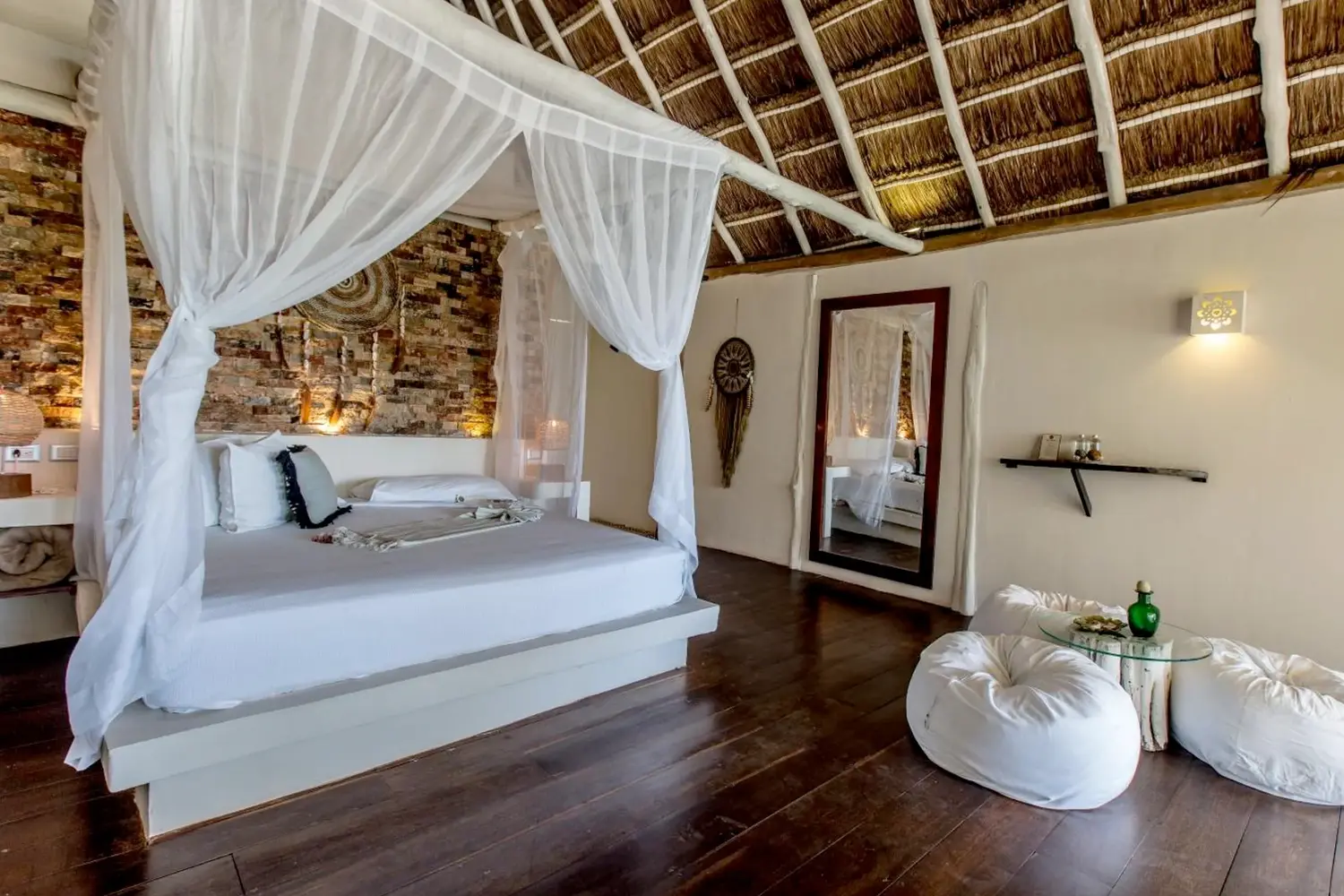 A room with a bed at Alma Tulum