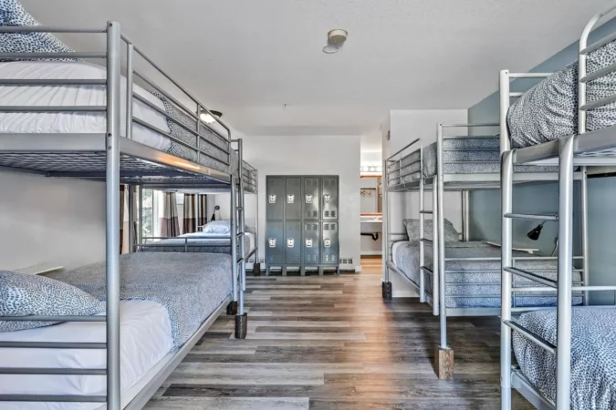 Dorm room at Samesun Banff