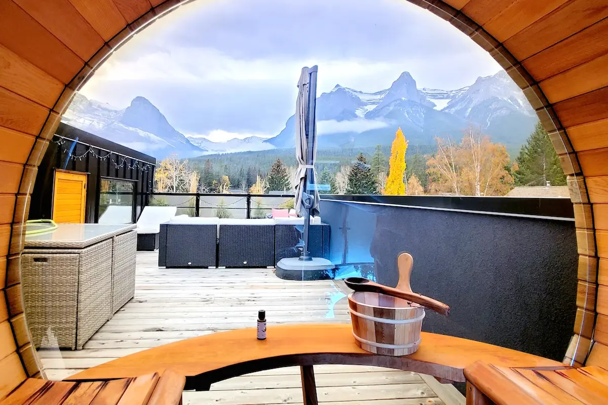 Pet-Friendly Airbnb With Rooftop Sauna in Banff